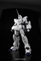 BANDAI 1/60 Unicorn Gundam Plastic Figure Model Kit