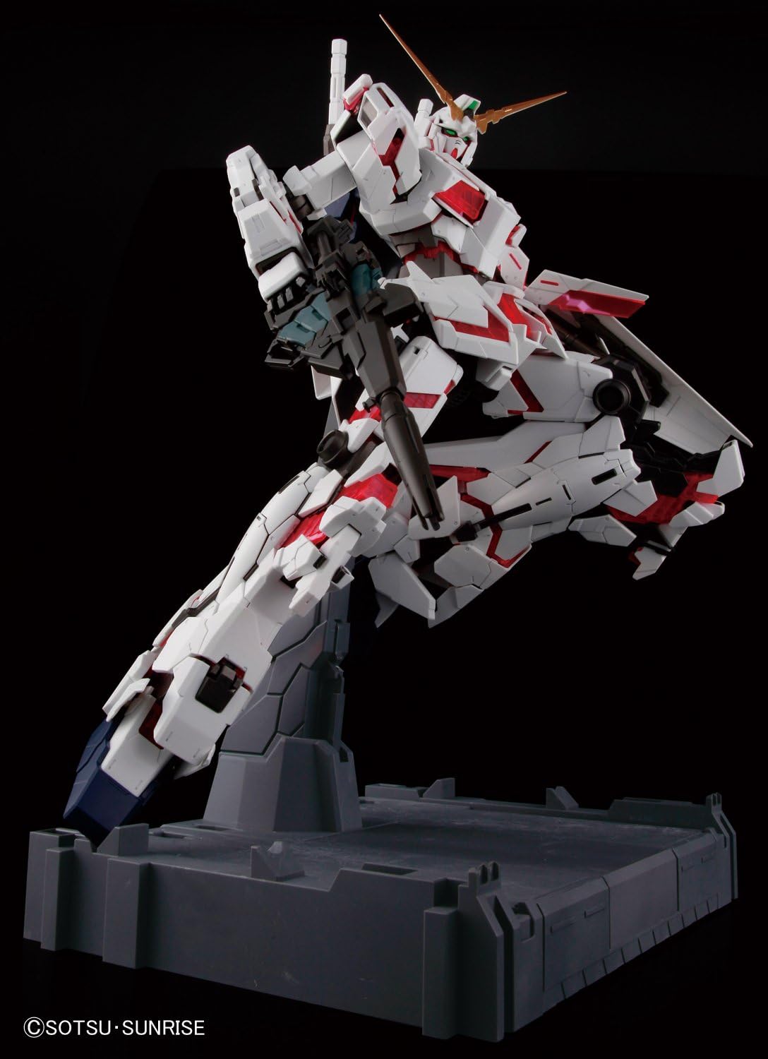 BANDAI 1/60 Unicorn Gundam Plastic Figure Model Kit
